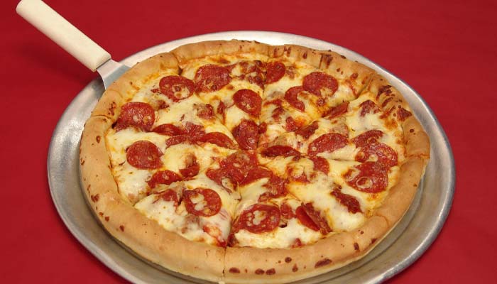 Frankie's Chicago Style Pizza restaurant in Maple Grove, MN serves signature pan pizza