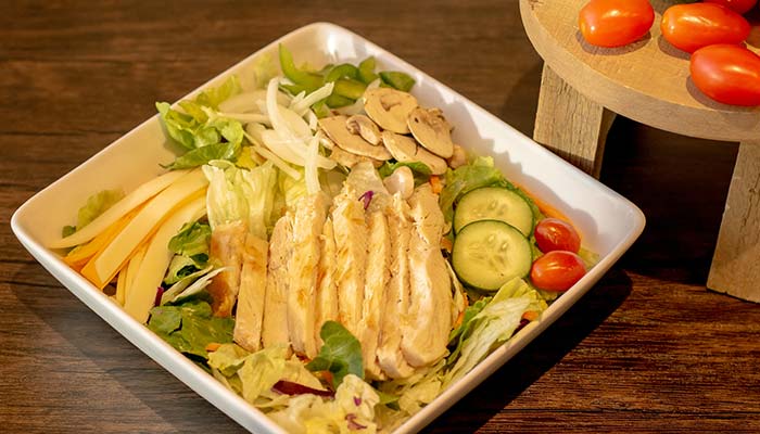 Frankie's Chicago Style Pizza restaurant in Maple Grove, MN serves the best grilled chicken salad